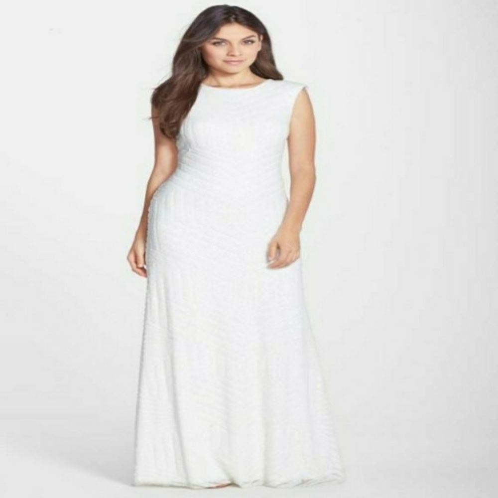 Vera Wang Sequined Back Cutout Gown NEW   
